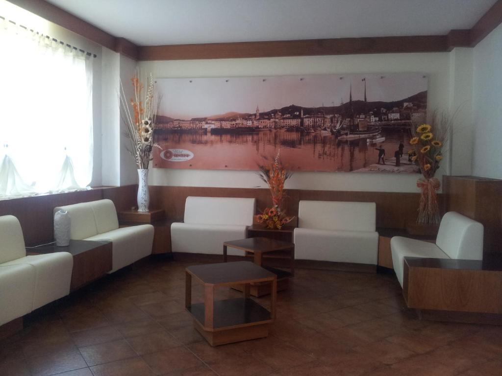 Hotel Centro Imperia Εξωτερικό φωτογραφία
